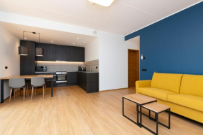 Self-check-in spacious 1 bedroom apartment with terrace and free parking, Tallinn